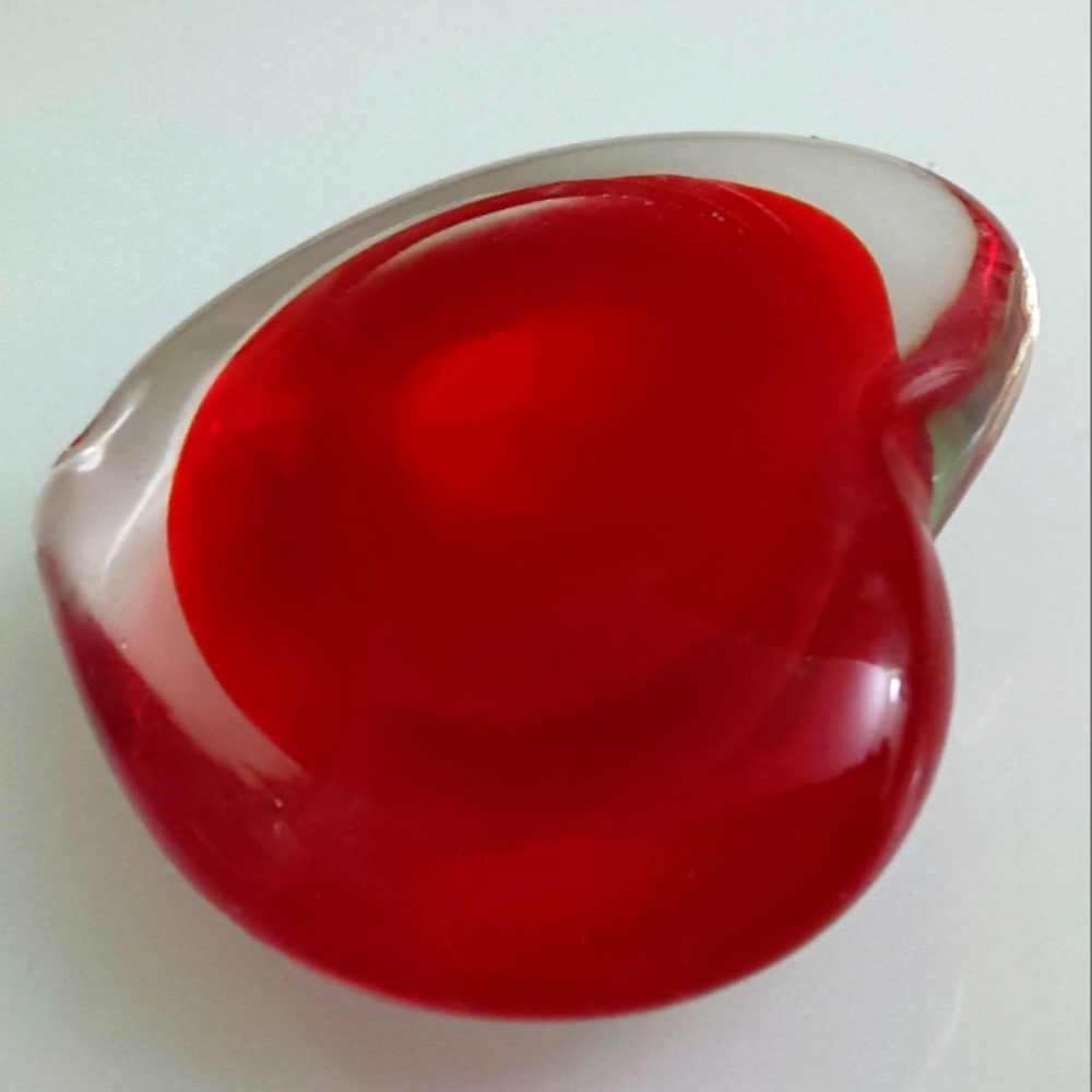 🌿2/$10🌿Glass Heart ❤️ Paper Weight 3" In Excellent Condition